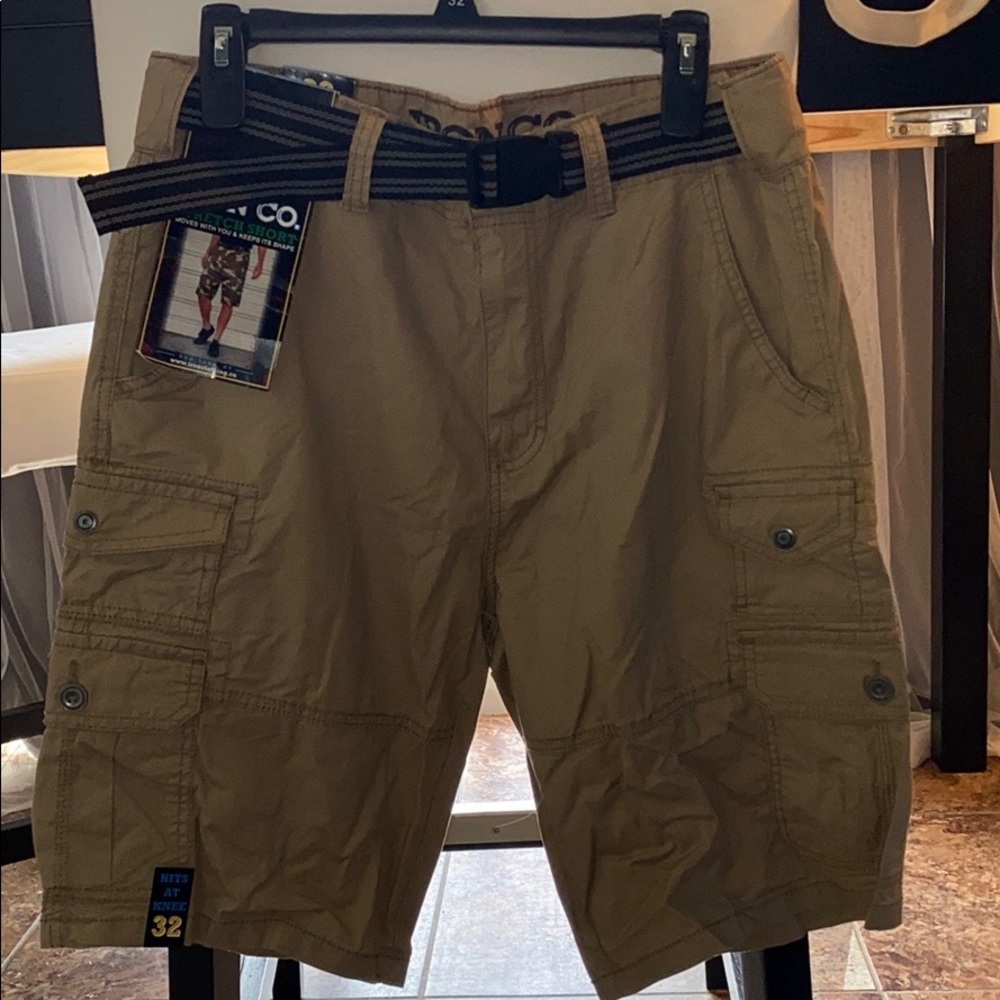 32 Iron co. Stretch short